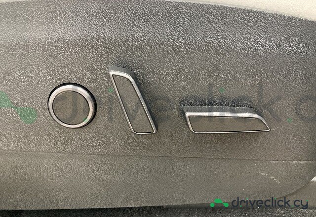 Tesla Model Y Белый