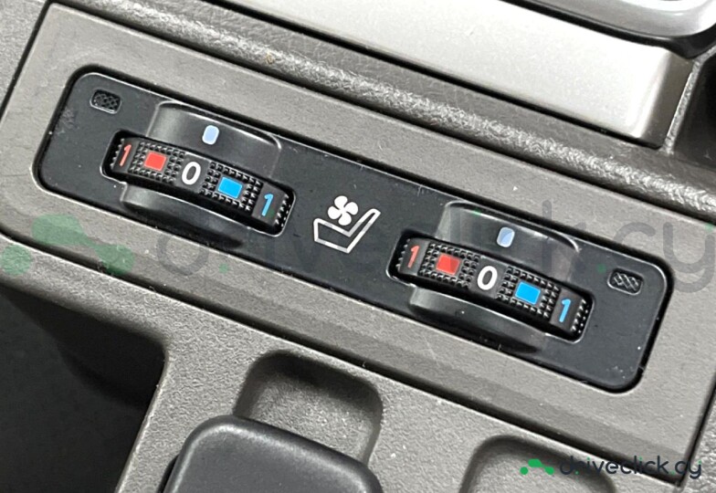 Toyota Land Cruiser Prado Черный