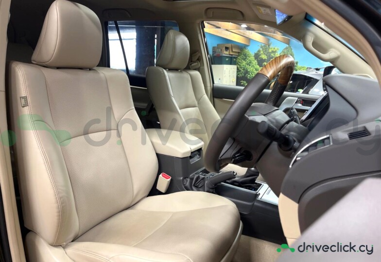 Toyota Land Cruiser Prado Черный