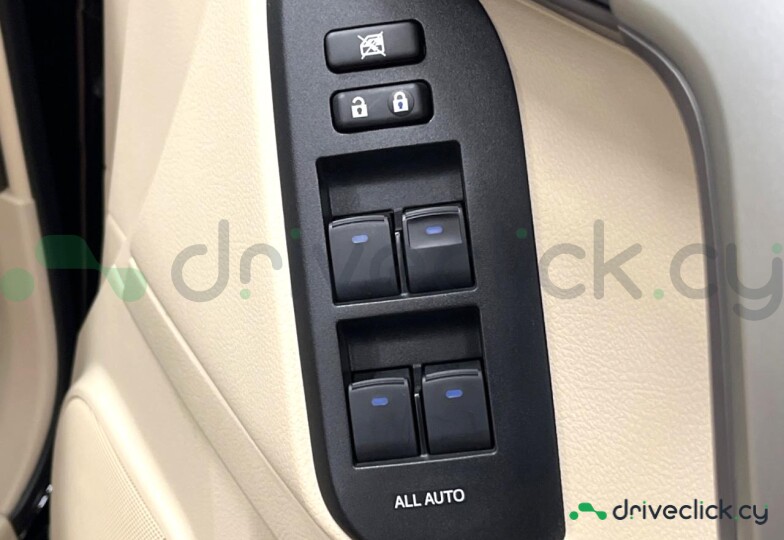 Toyota Land Cruiser Prado Черный
