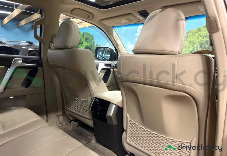 Toyota Land Cruiser Prado Черный