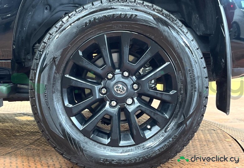 Toyota Land Cruiser Prado Черный