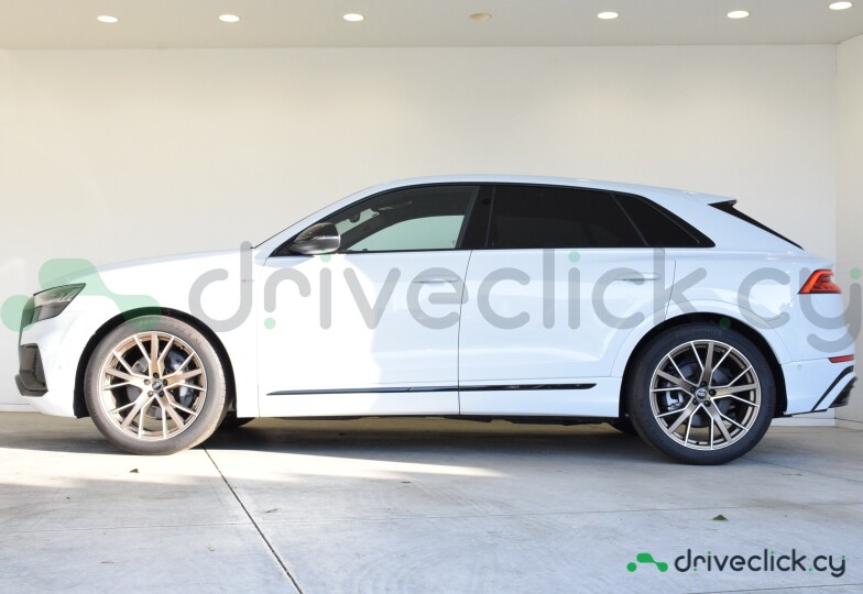 Audi Q8 Серый