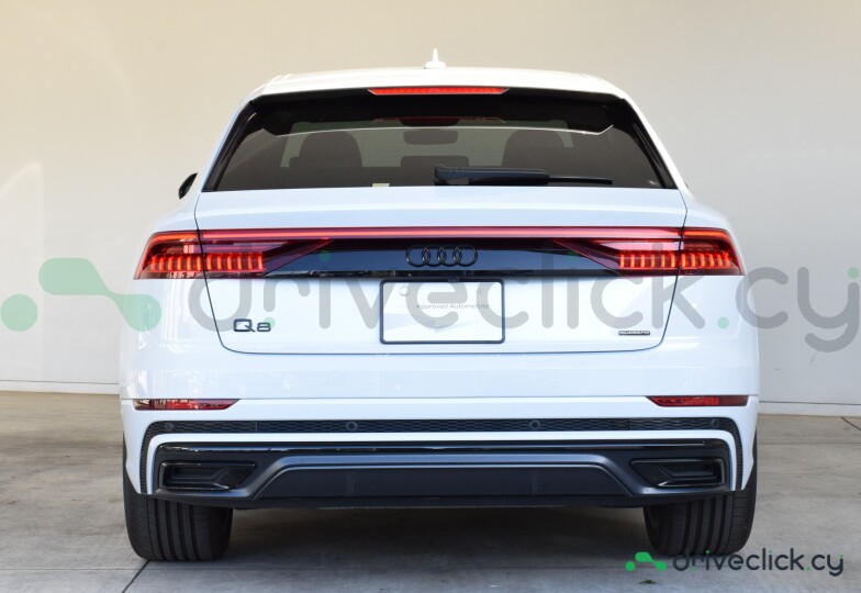 Audi Q8 Серый