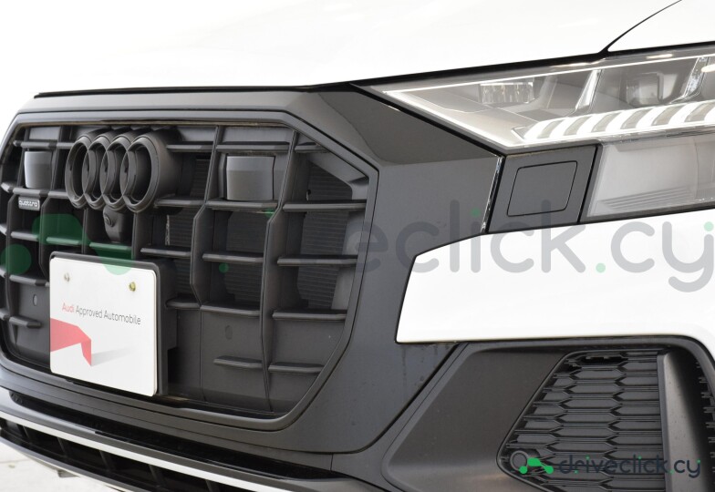 Audi Q8 Серый
