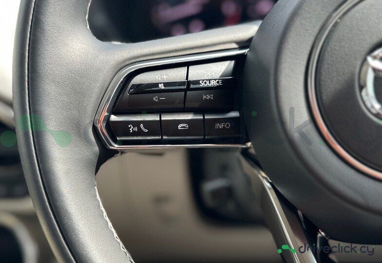 Mazda CX-80 Красный
