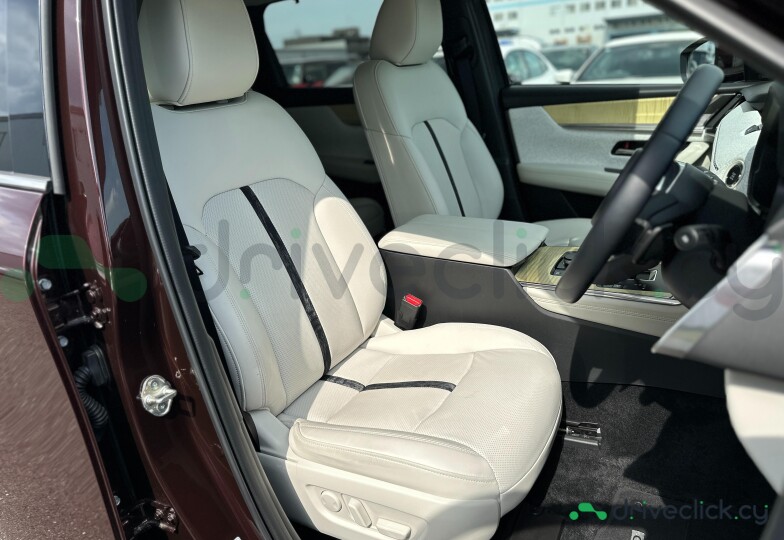 Mazda CX-80 Красный