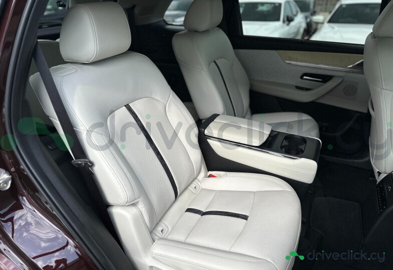 Mazda CX-80 Красный