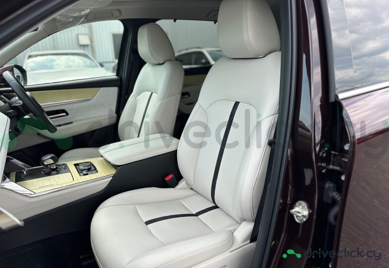 Mazda CX-80 Красный