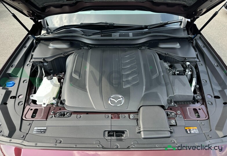 Mazda CX-80 Красный