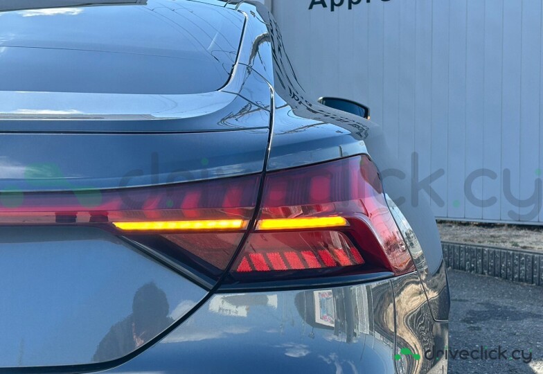 Audi e-tron GT Серый