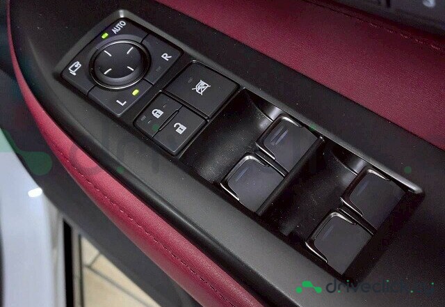 Lexus NX Белый
