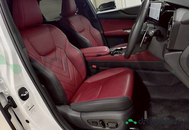 Lexus NX Белый