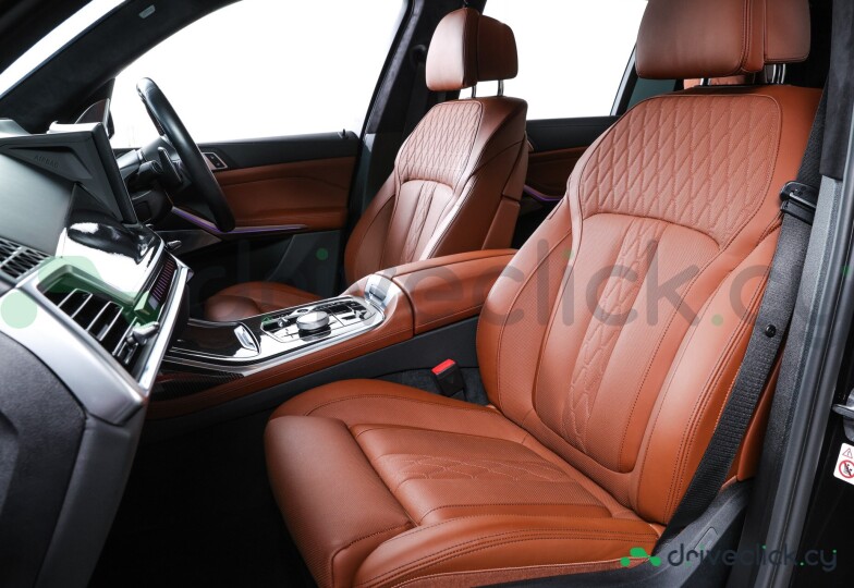 BMW X7 Черный