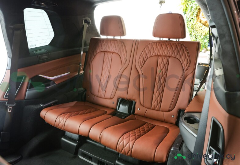BMW X7 Черный