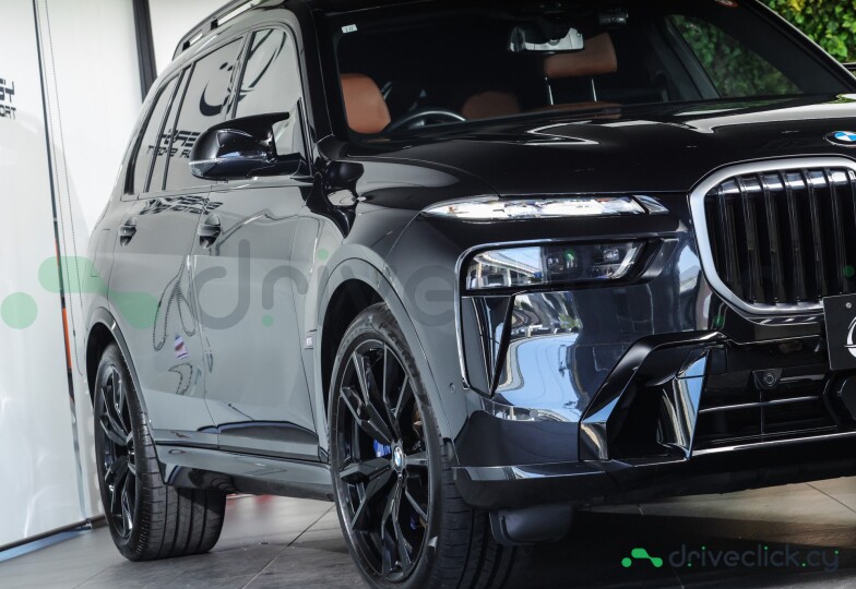 BMW X7 Черный