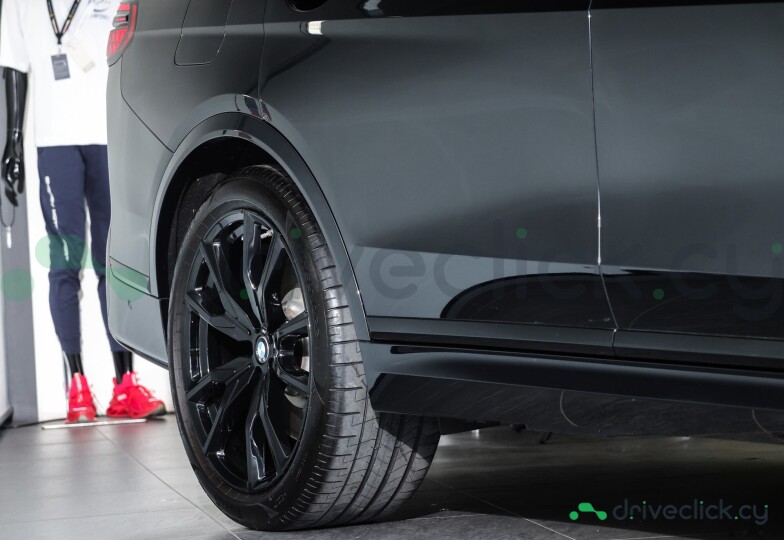 BMW X7 Черный