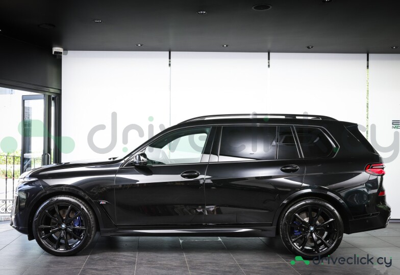 BMW X7 Черный