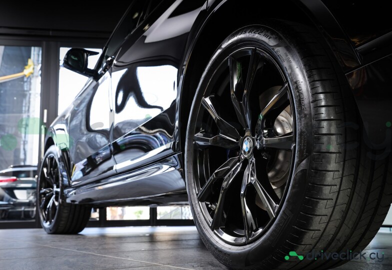 BMW X7 Черный