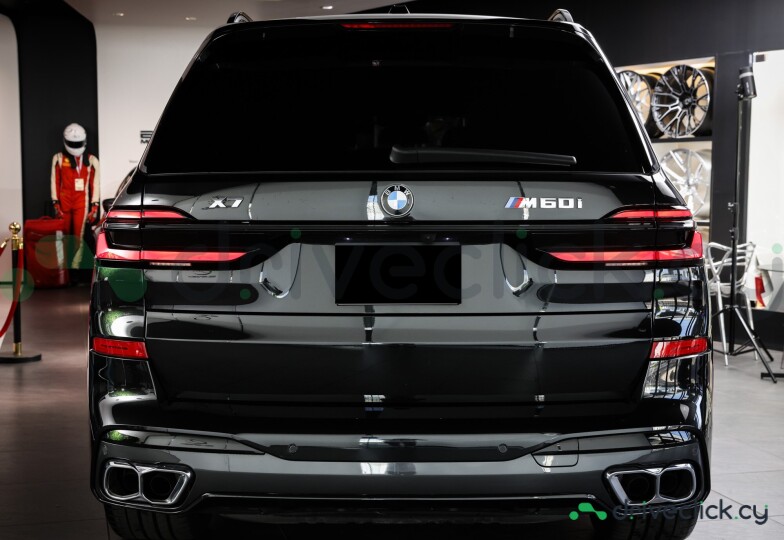 BMW X7 Черный