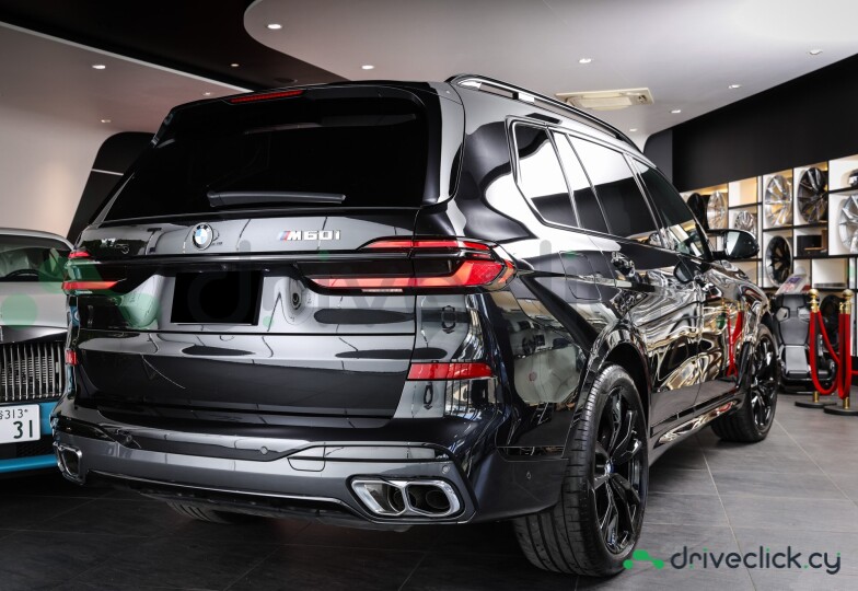 BMW X7 Черный