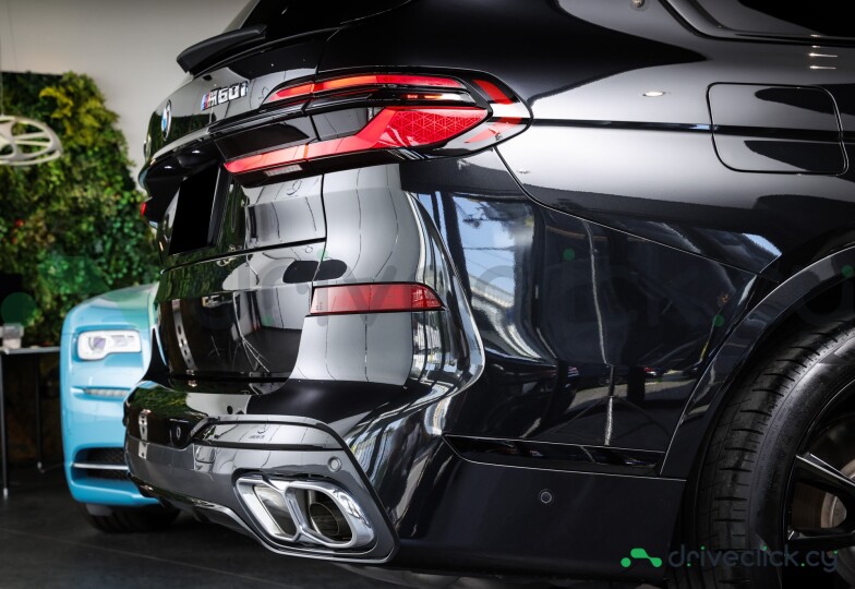 BMW X7 Черный
