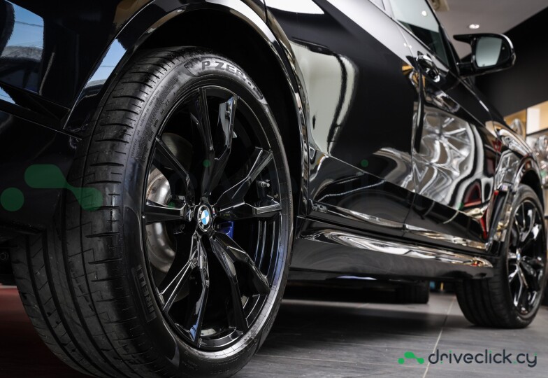 BMW X7 Черный