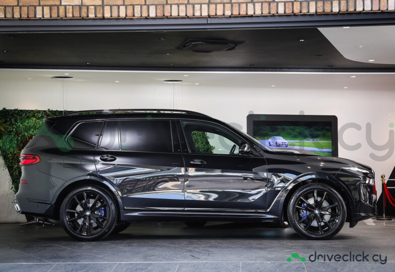 BMW X7 Черный