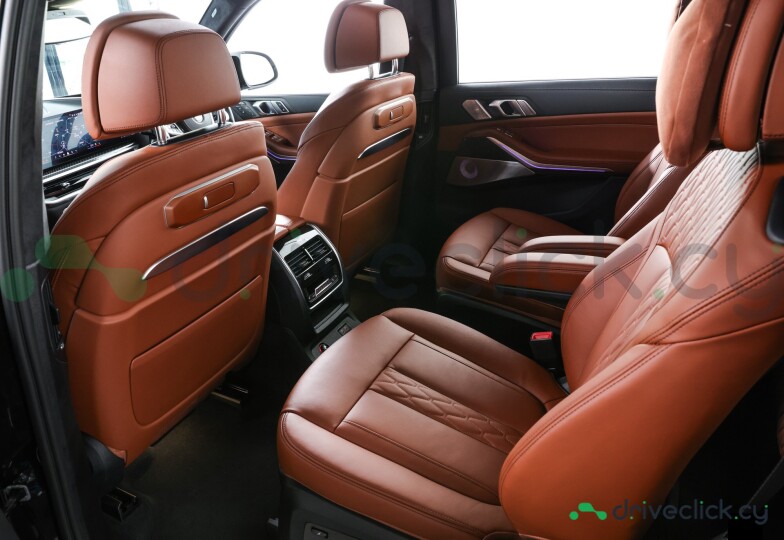BMW X7 Черный