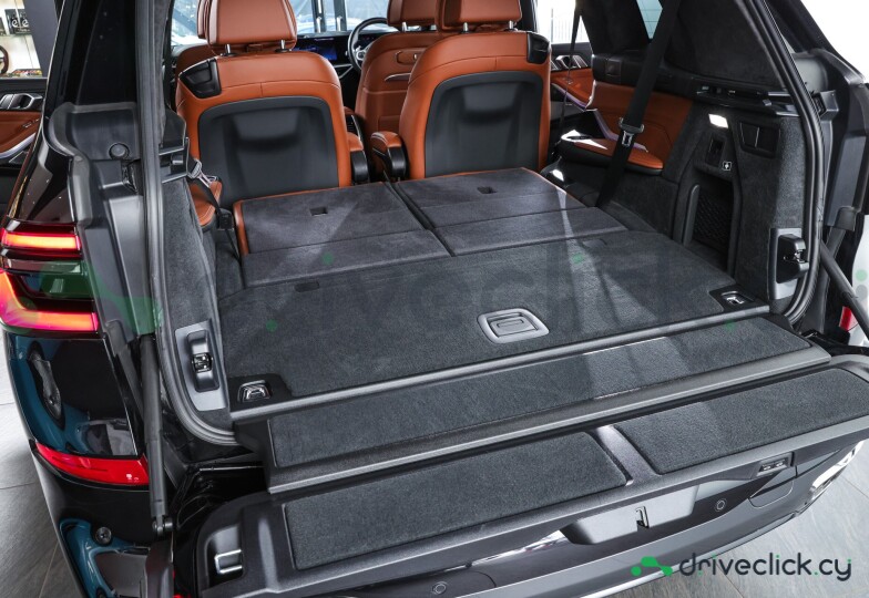 BMW X7 Черный