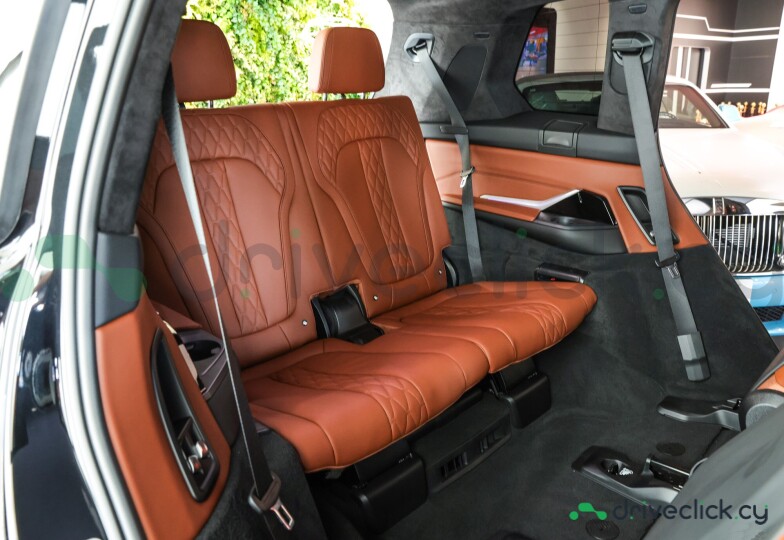 BMW X7 Черный