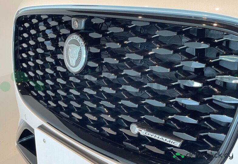 Jaguar F-Pace Белый