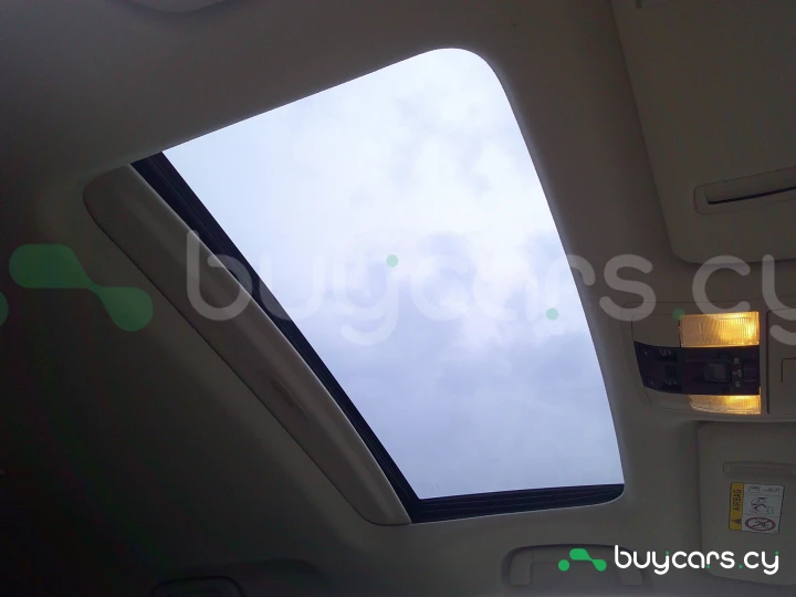 Toyota Land Cruiser Prado Белый