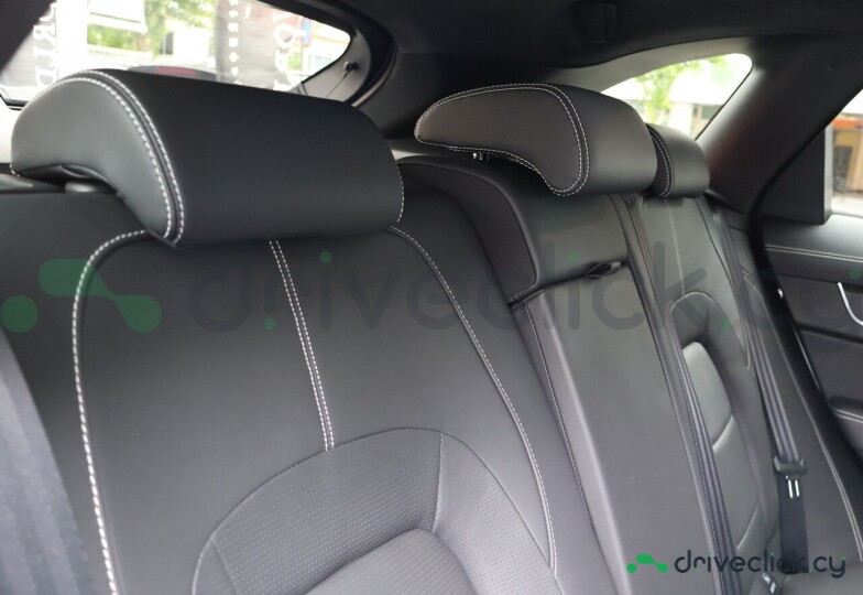 Jaguar F-Pace Белый