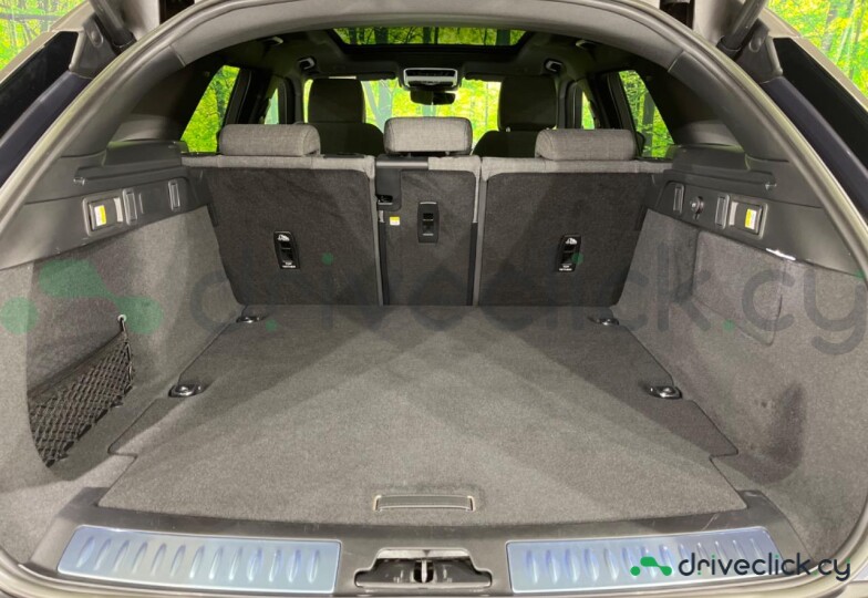 Land Rover Range Rover Velar Синий
