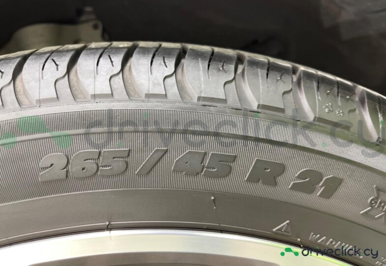 Land Rover Range Rover Velar Синий