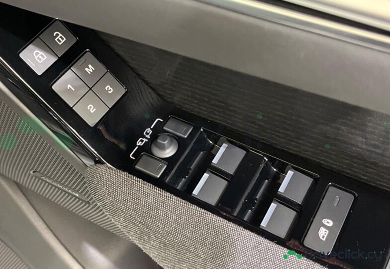 Land Rover Range Rover Velar Синий