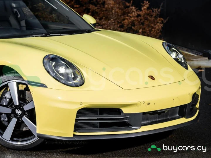 Porsche 911 Yellow