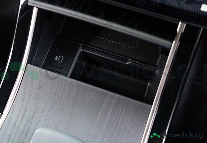 Land Rover Range Rover Velar Синий