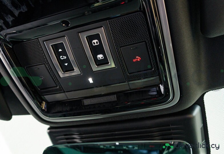Land Rover Range Rover Velar Синий