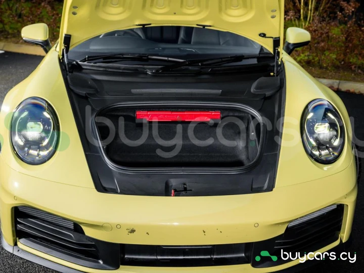 Porsche 911 Yellow