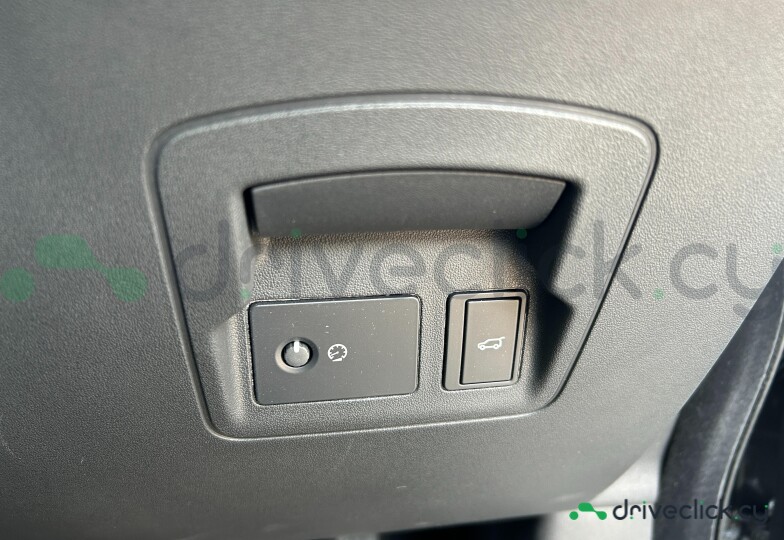 Land Rover Range Rover Velar Серый