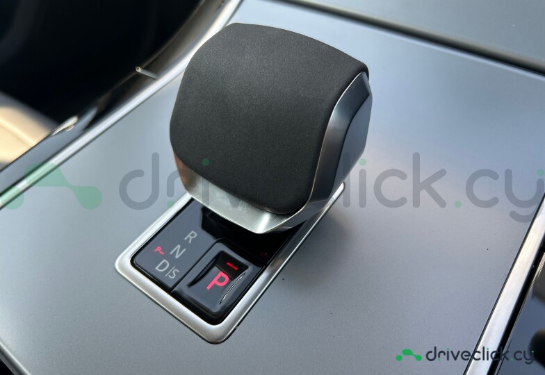 Land Rover Range Rover Velar Серый
