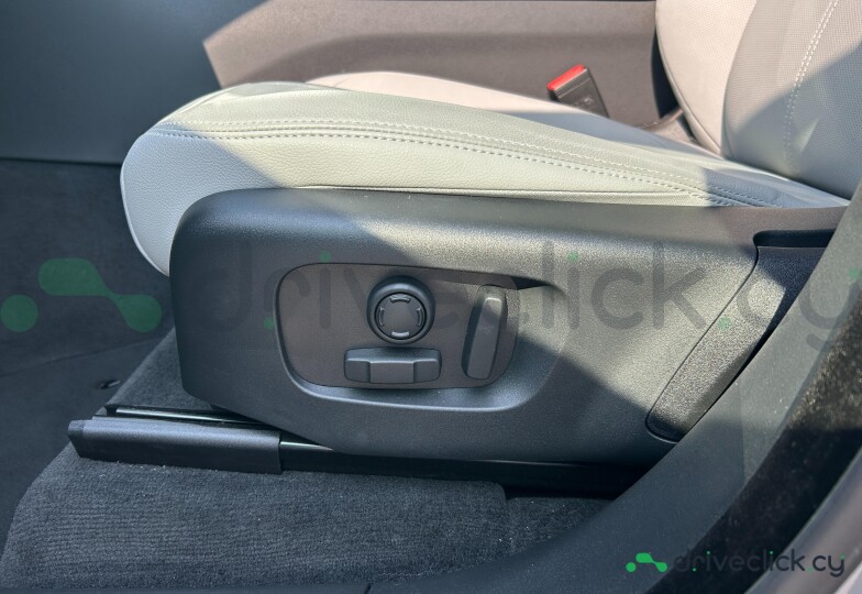 Land Rover Range Rover Velar Серый