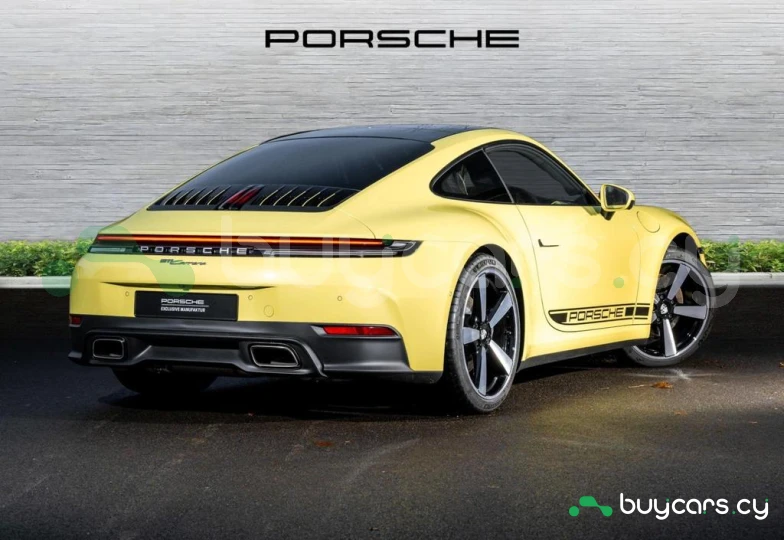Porsche 911 Yellow