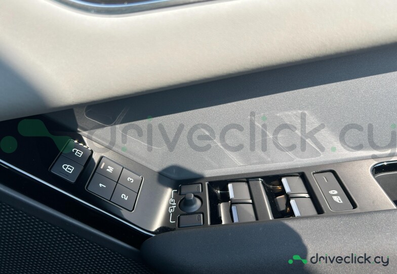 Land Rover Range Rover Velar Серый