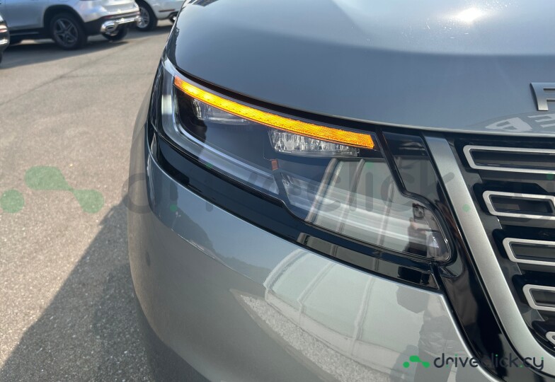Land Rover Range Rover Velar Серый