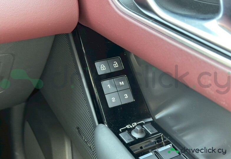 Land Rover Range Rover Velar Grey