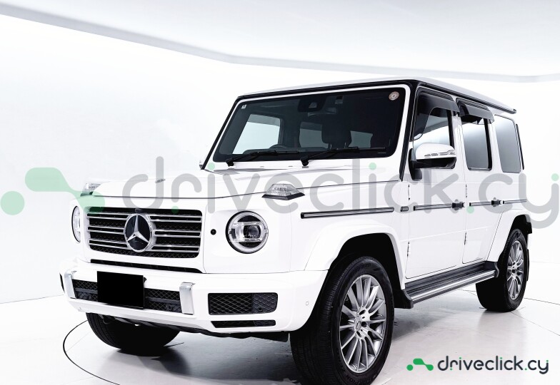 Mercedes G-class White