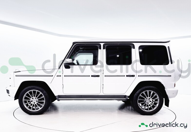 Mercedes G-class White
